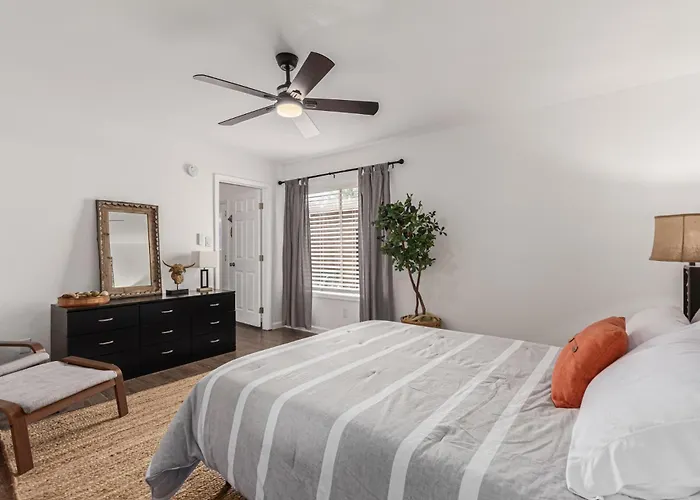 Charming Tempe 3B2B Oasis